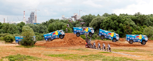 let_motorom_kamaz_kamion_1